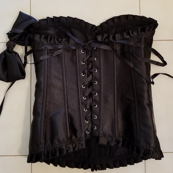 Black corset - Picture 2 of 4